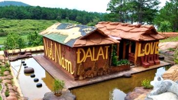 Discover the clay tunnel of Da Lat