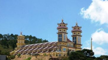 Da Phuoc oratory – the Viet Nam’s biggest oratory in Da Lat